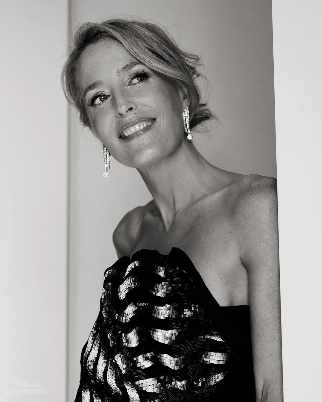 Gillian Anderson, 57 picture 4 of 6