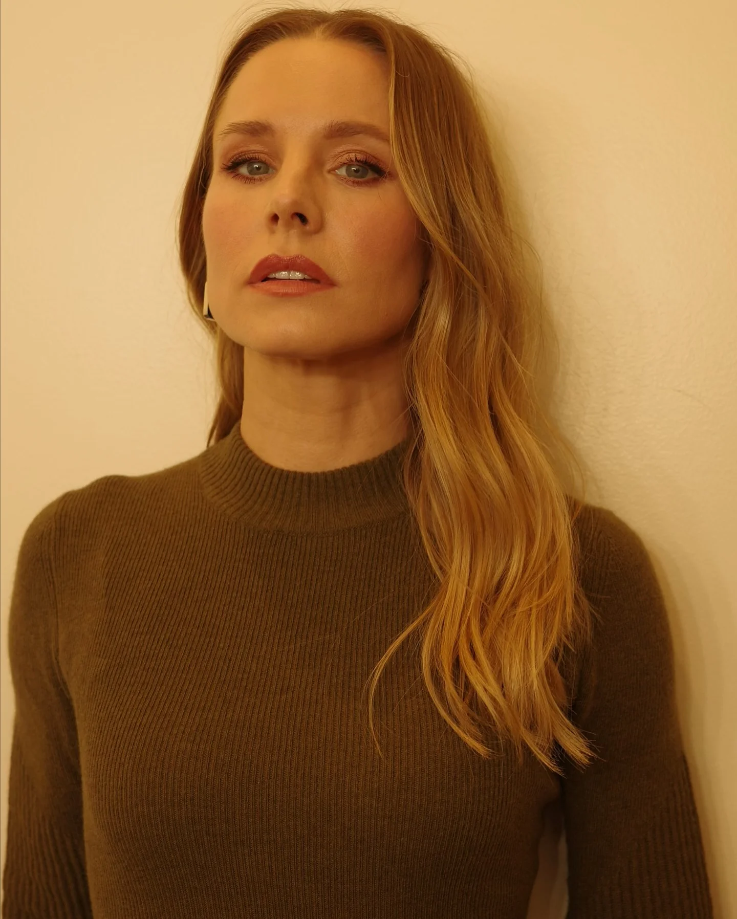 Kristen Bell, 44 picture 1 of 2