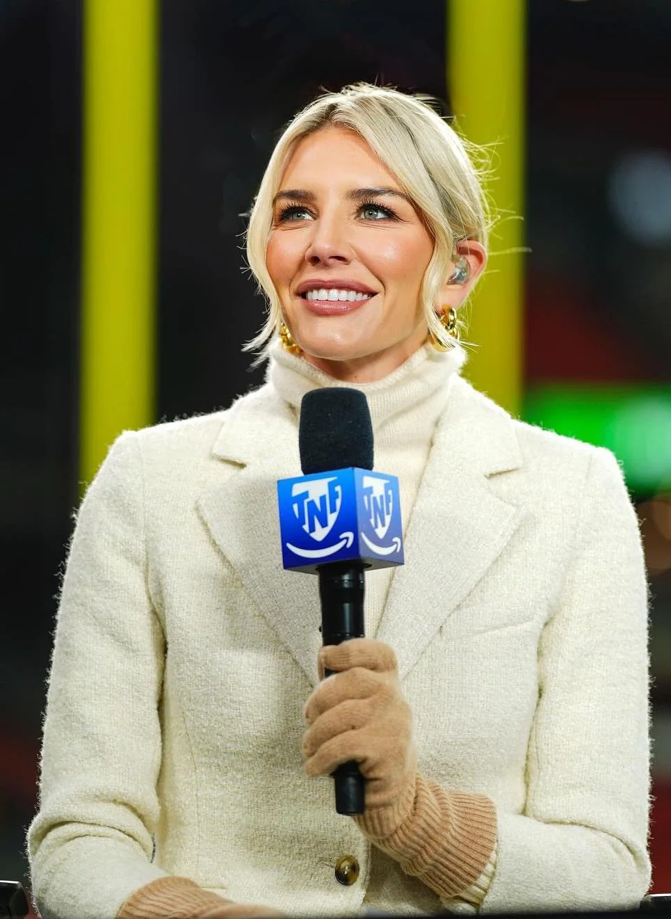 Charissa Thompson, 42 picture 1 of 1