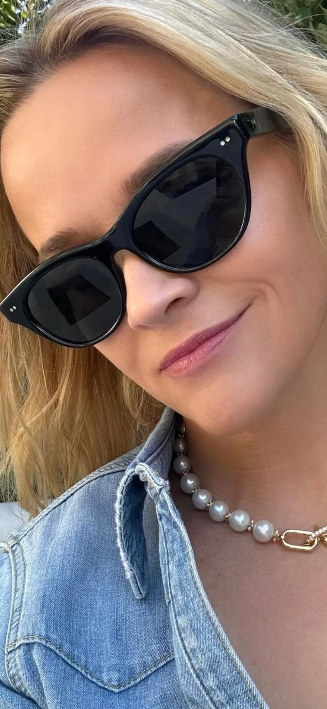 Reese Witherspoon, 48 picture 1 of 3