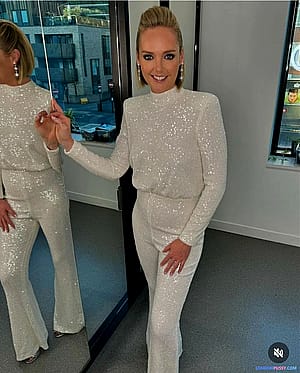 Amanda Davies 44