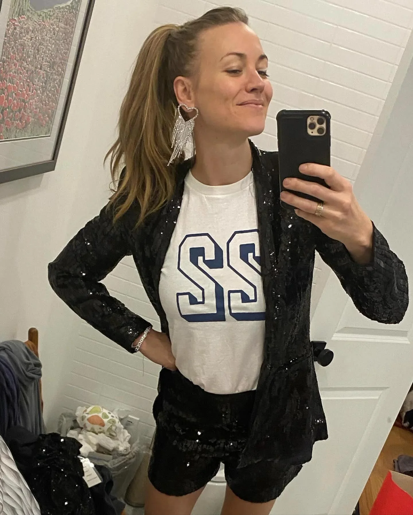Yvonne Strahovski, 42 picture 1 of 2