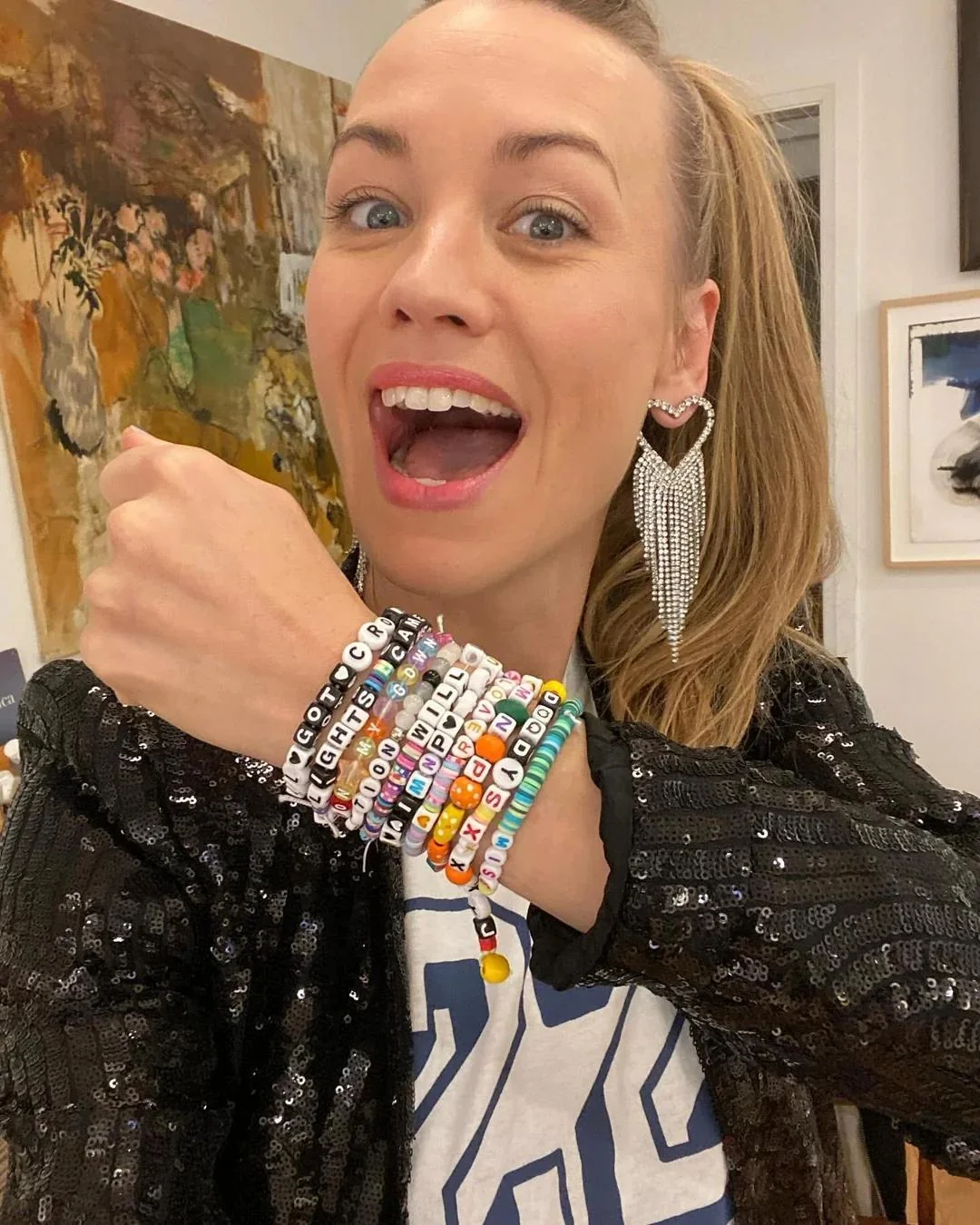 Yvonne Strahovski, 42 picture 2 of 2