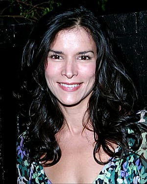 Patricia Velasquez, 53'