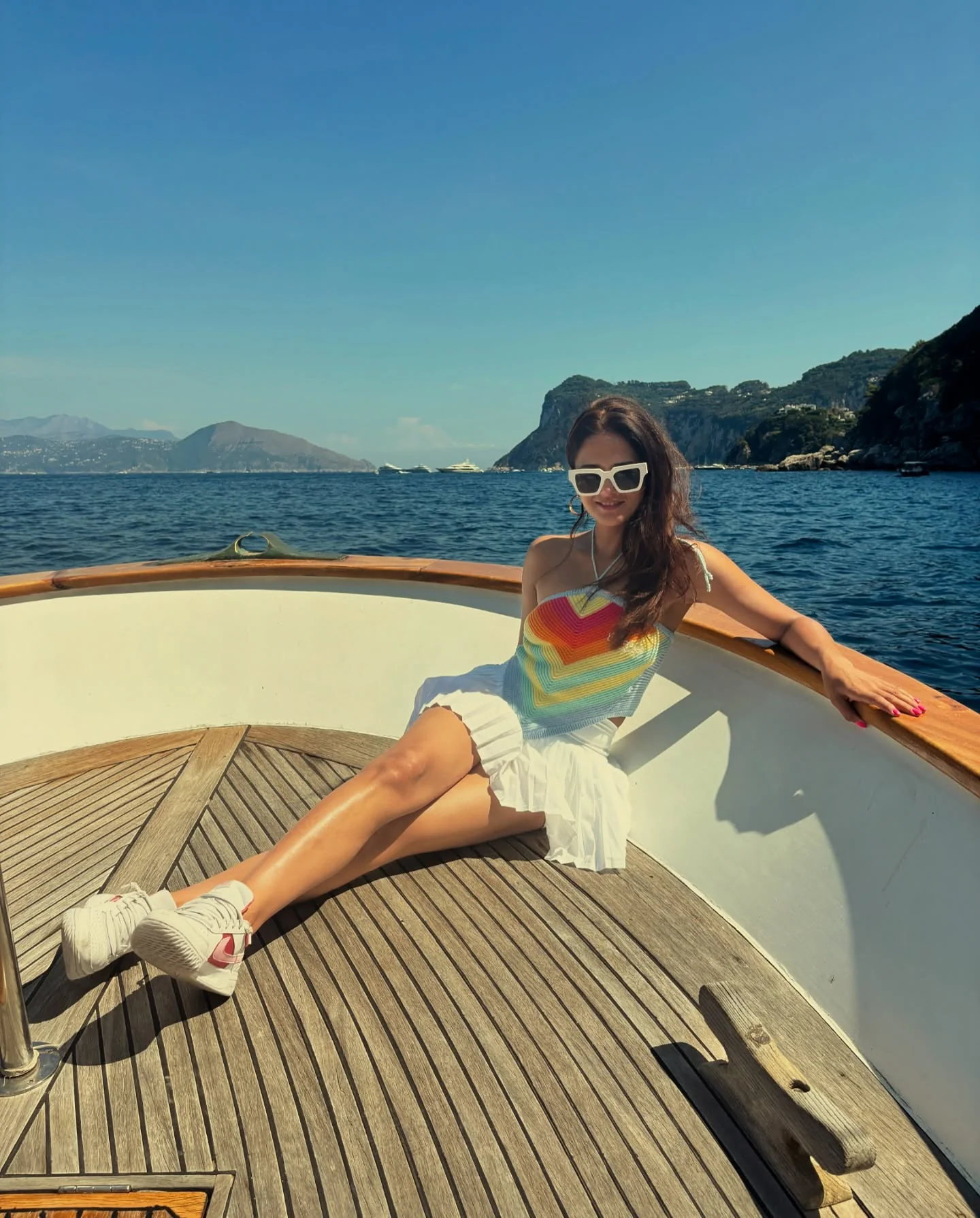 Shipra Khanna, 42 picture 2 of 3