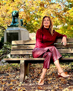 Kathy Ireland, 61'