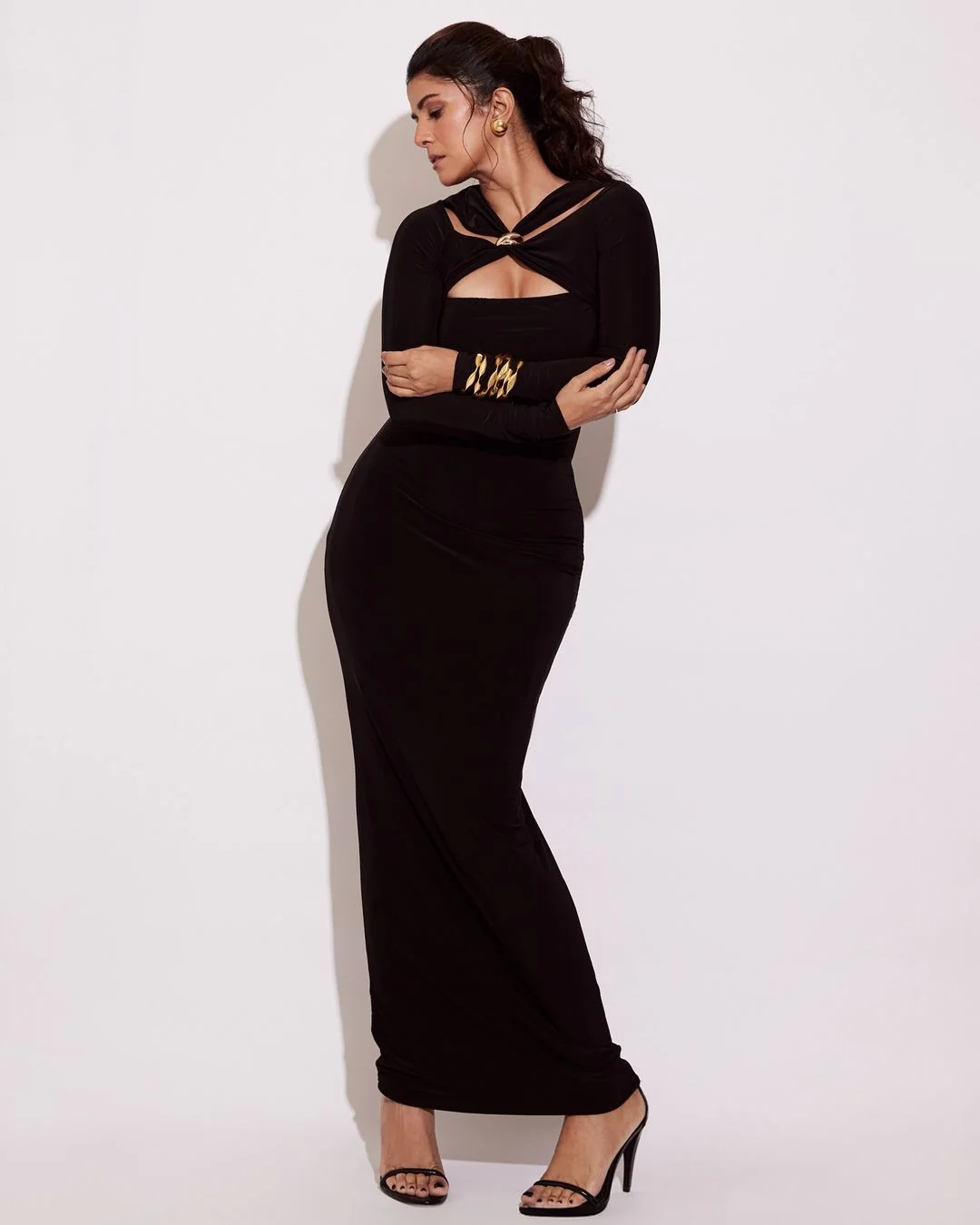 Nimrat Kaur, 42 picture 1 of 7
