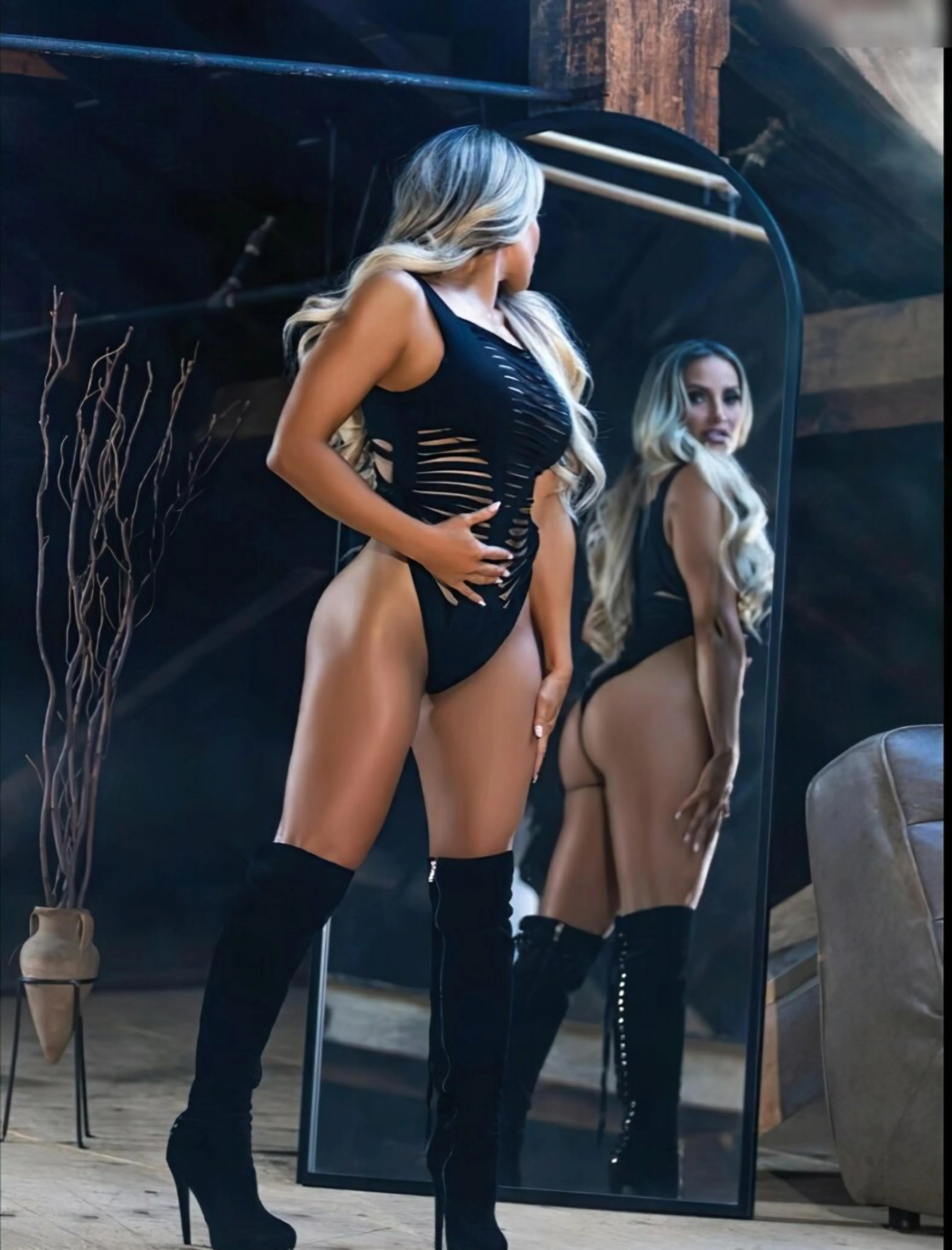 Trish Stratus, 48 picture 1 of 11