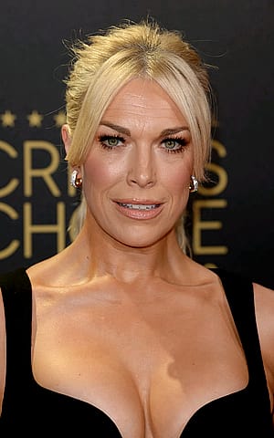 Hannah Waddingham, 47'