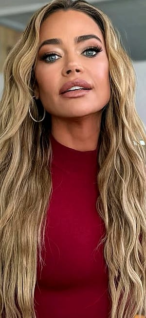Denise Richards, 53'