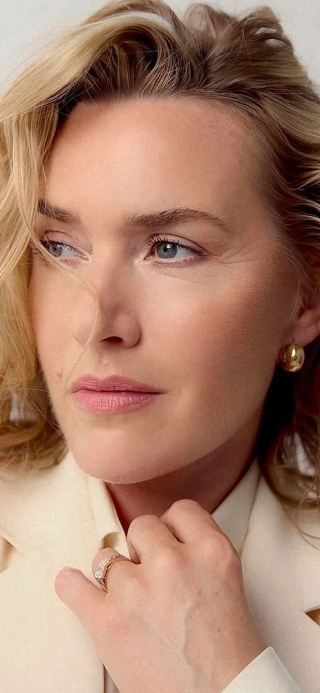 Kate Winslet, 49 picture 2 of 2
