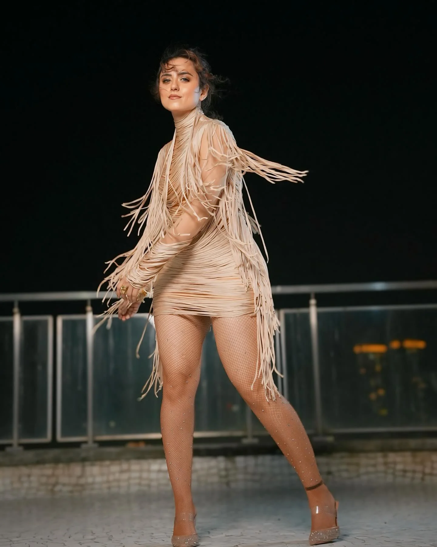 Ridhi Dogra, 40 picture 2 of 5