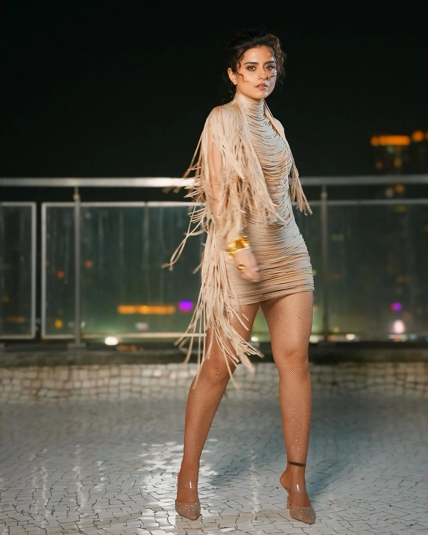 Ridhi Dogra, 40 picture 3 of 5