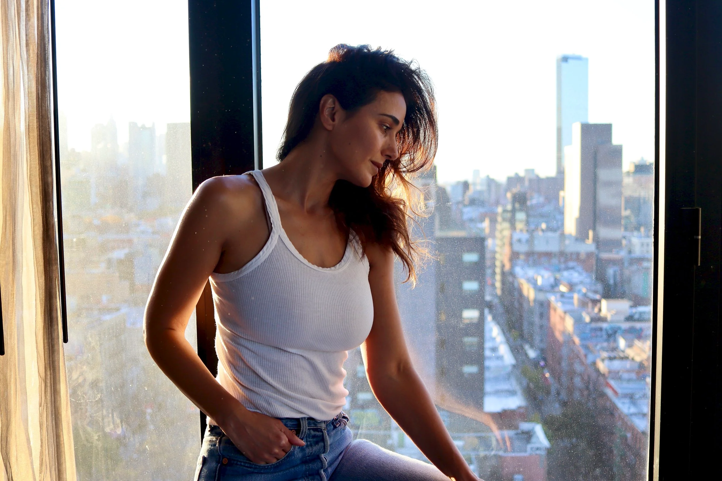 Emmanuelle Chriqui, 48 picture 3 of 5