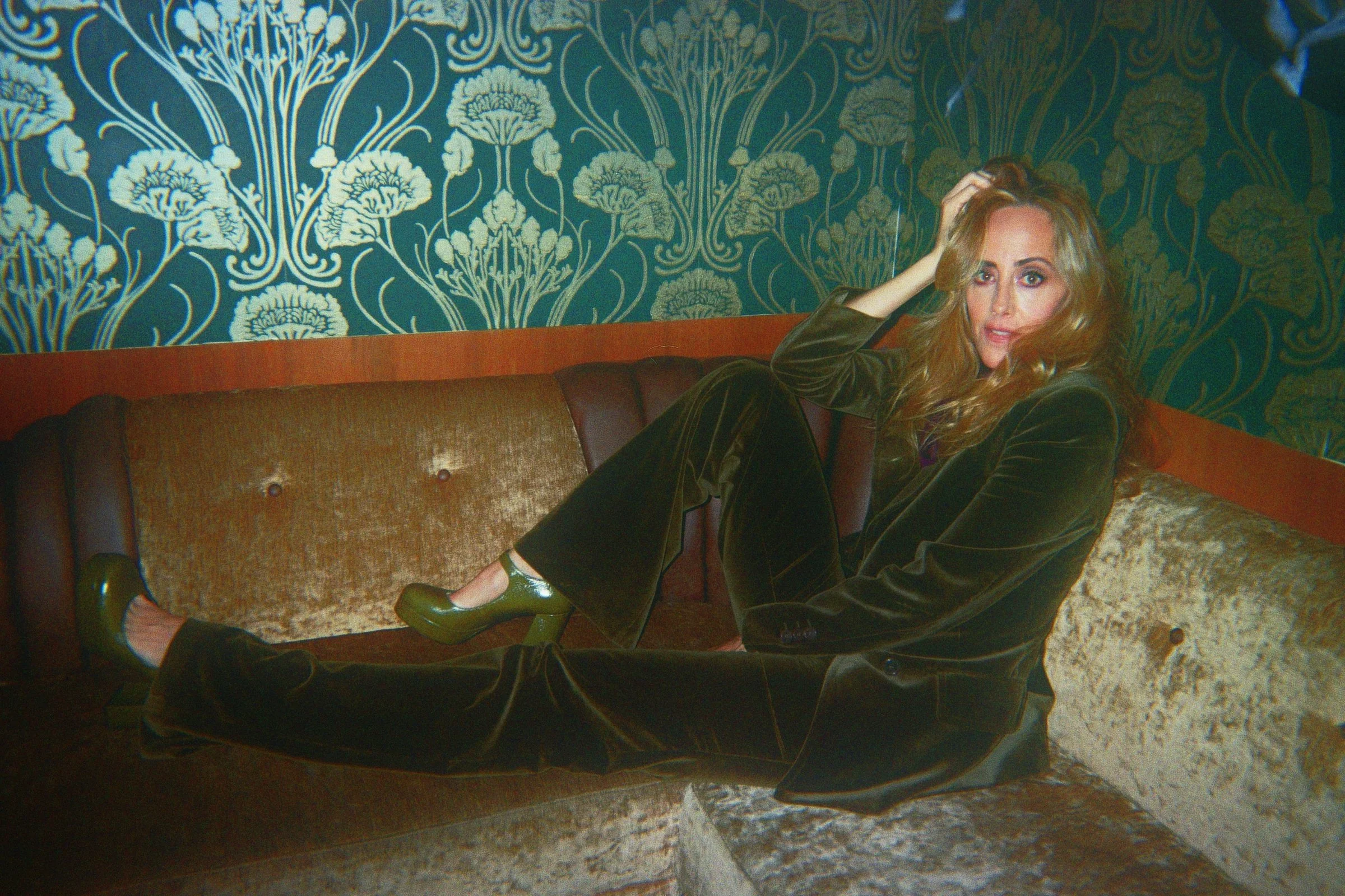 Kim Raver, 55 picture 8 of 10