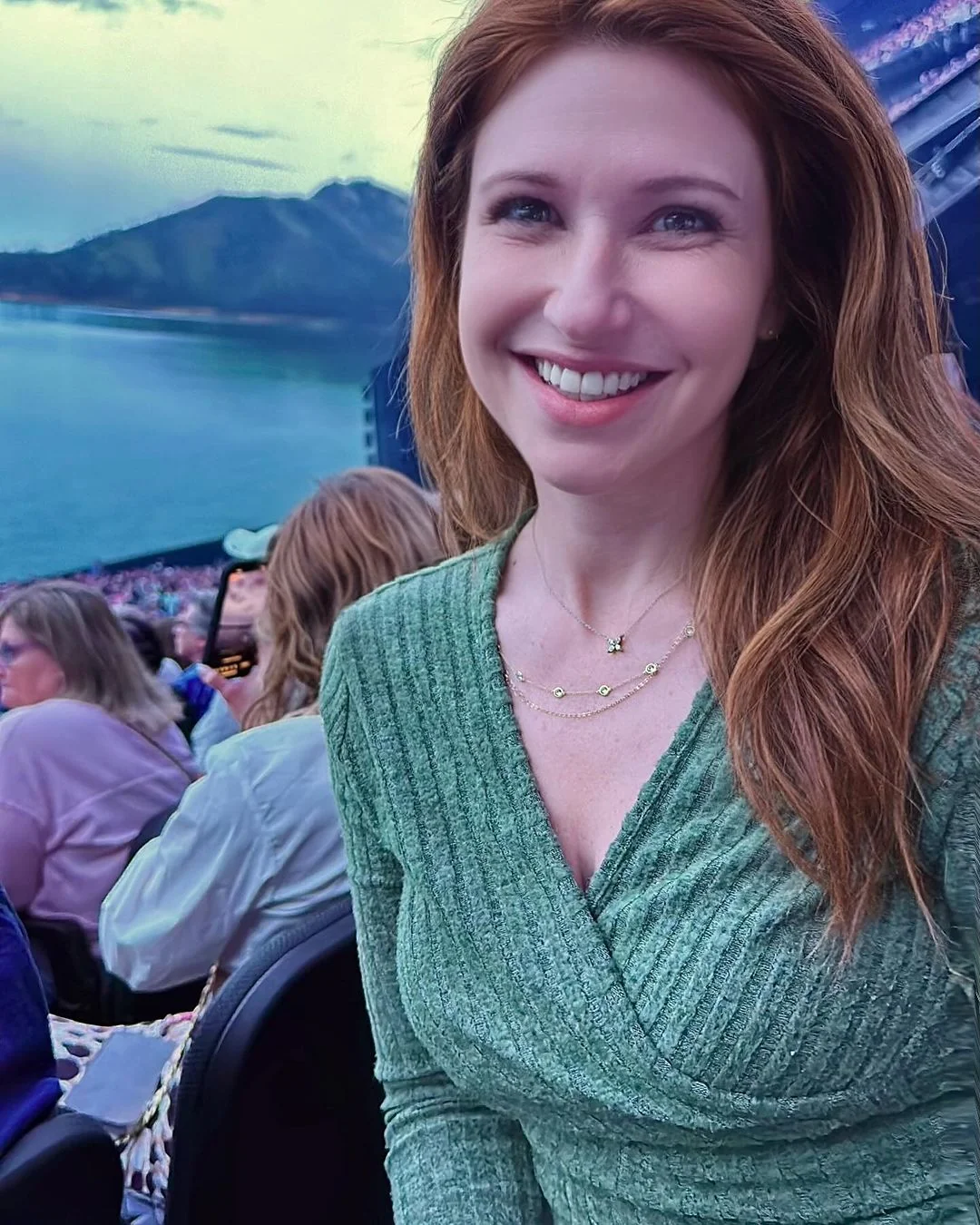 Rachel Nichols, 51 picture 2 of 2