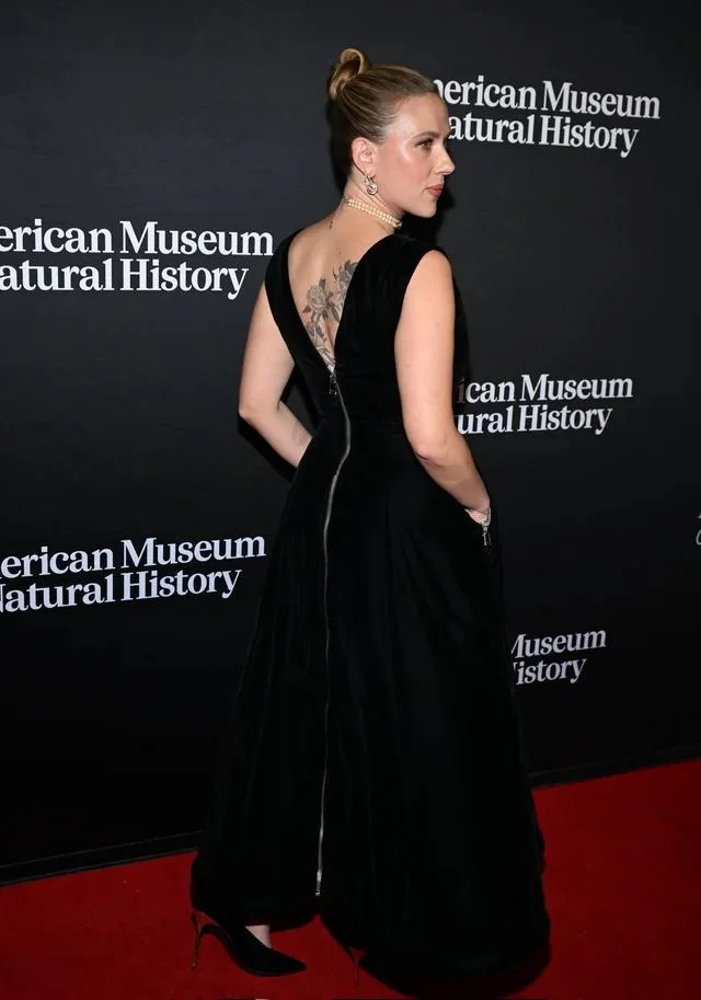 Scarlett Johansson, 40 picture 1 of 3