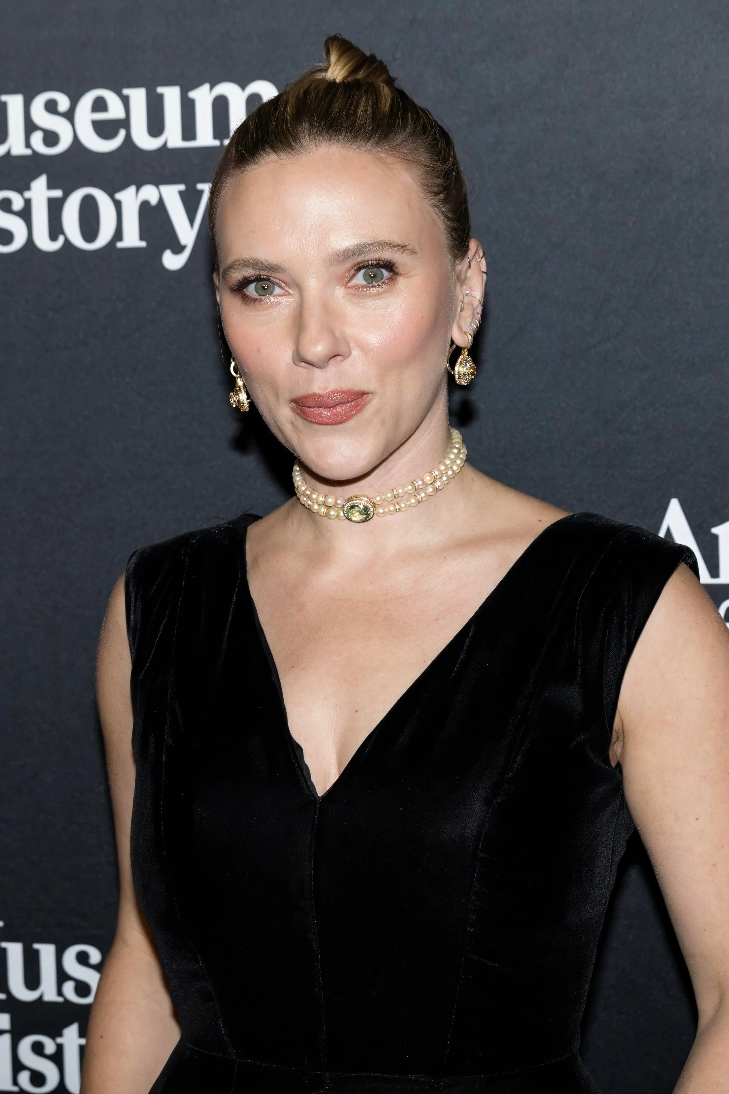 Scarlett Johansson, 40 picture 2 of 3