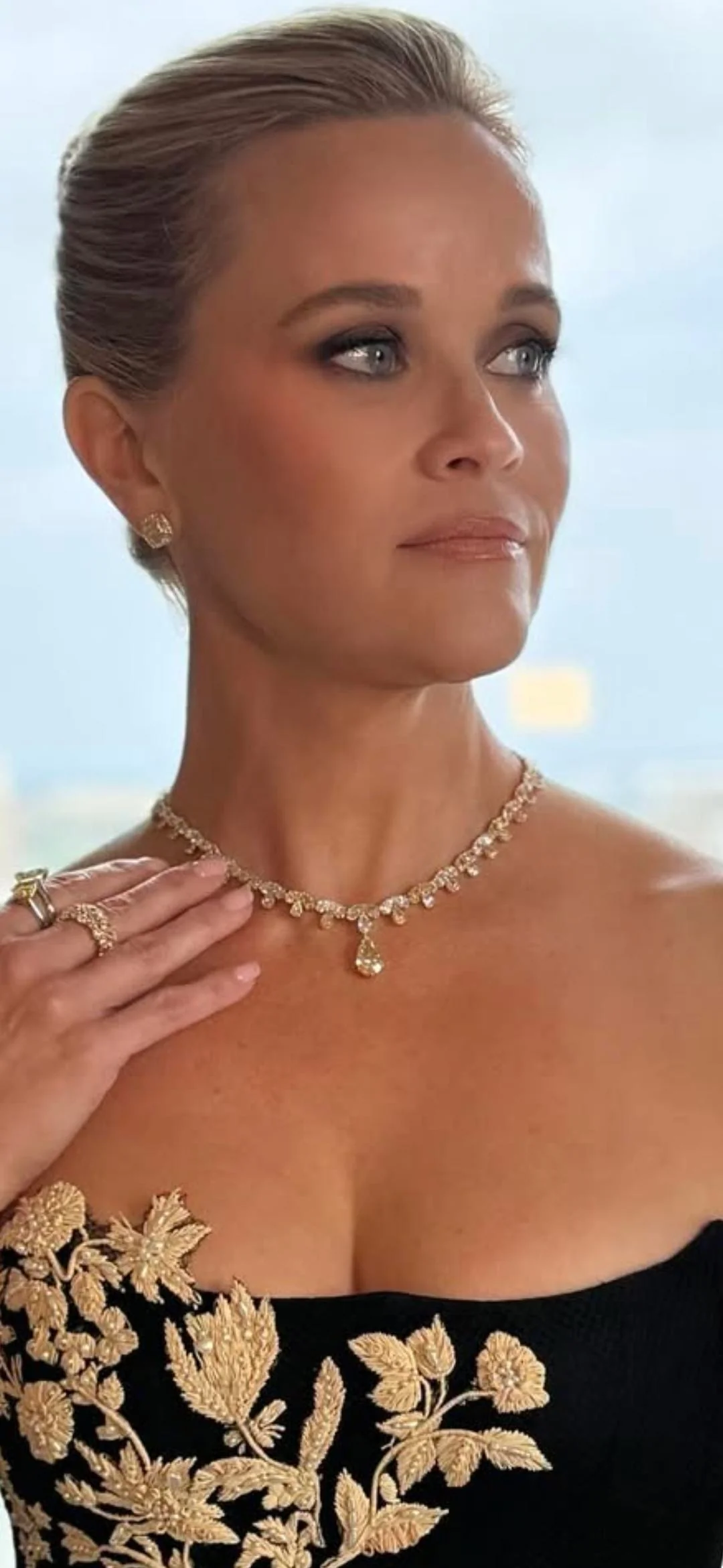 Reese Witherspoon, 48 picture 1 of 2