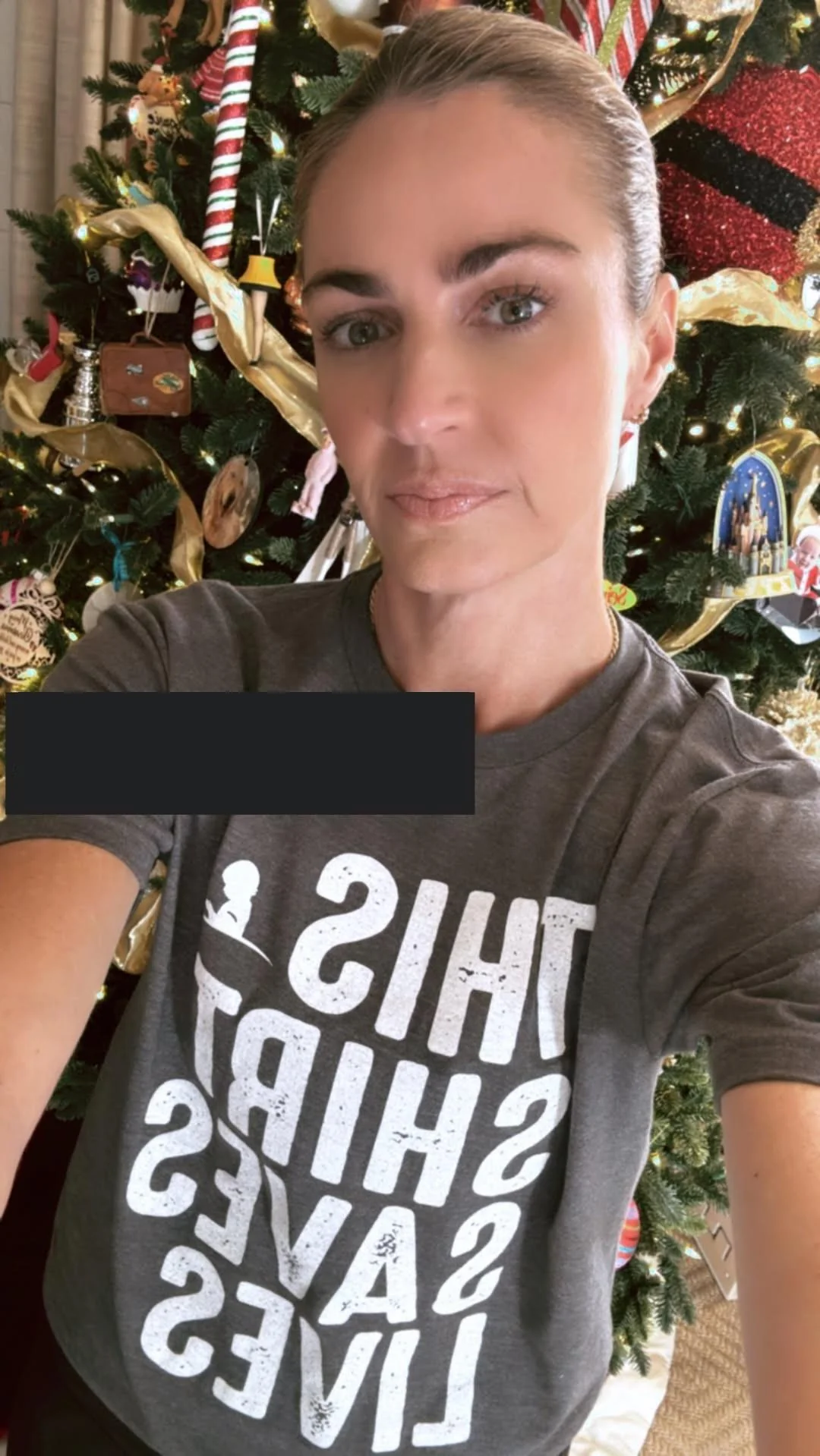 Erin Andrews, 46 picture 1 of 1