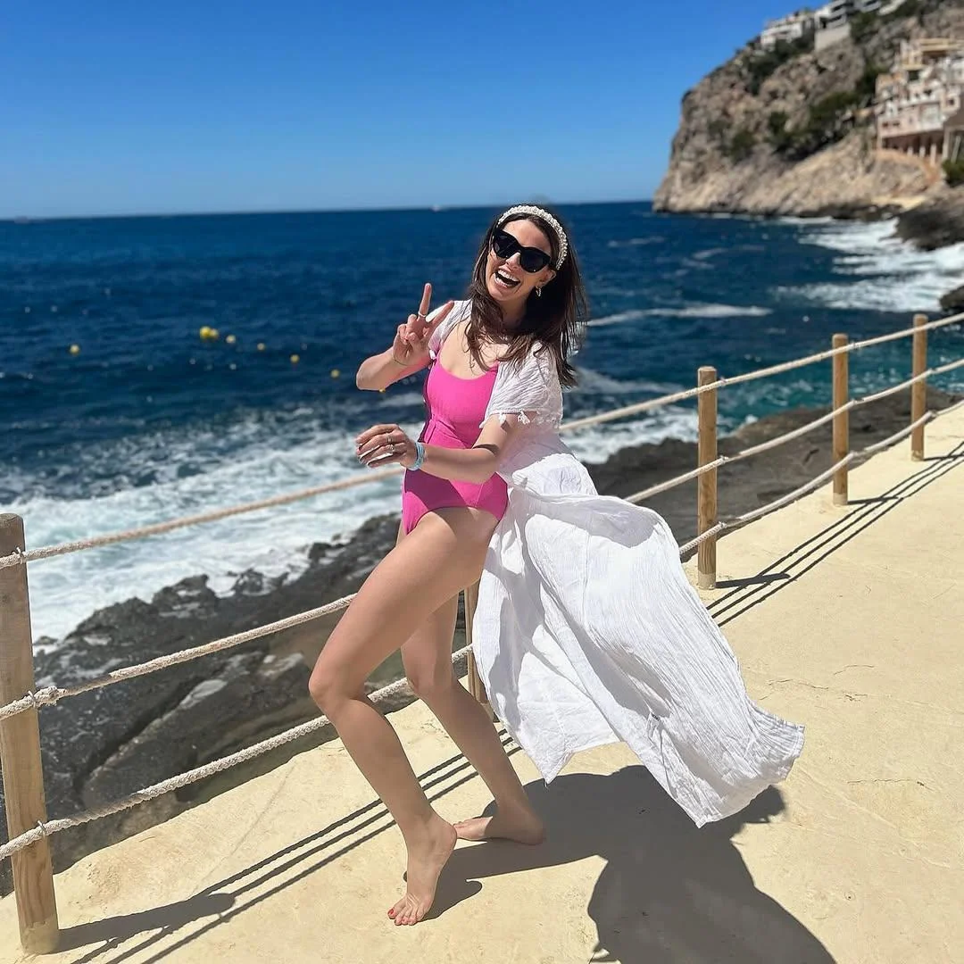 Ellie Taylor, 41 picture 1 of 1