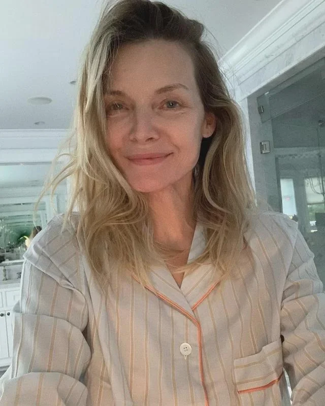 Michelle Pfeiffer with no makeup, 65 picture 1 of 1