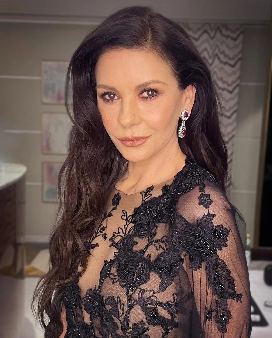 Catherine Zeta-Jones, 55 picture 1 of 2