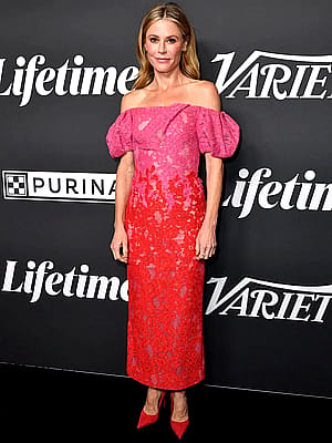 Julie Bowen, 54'