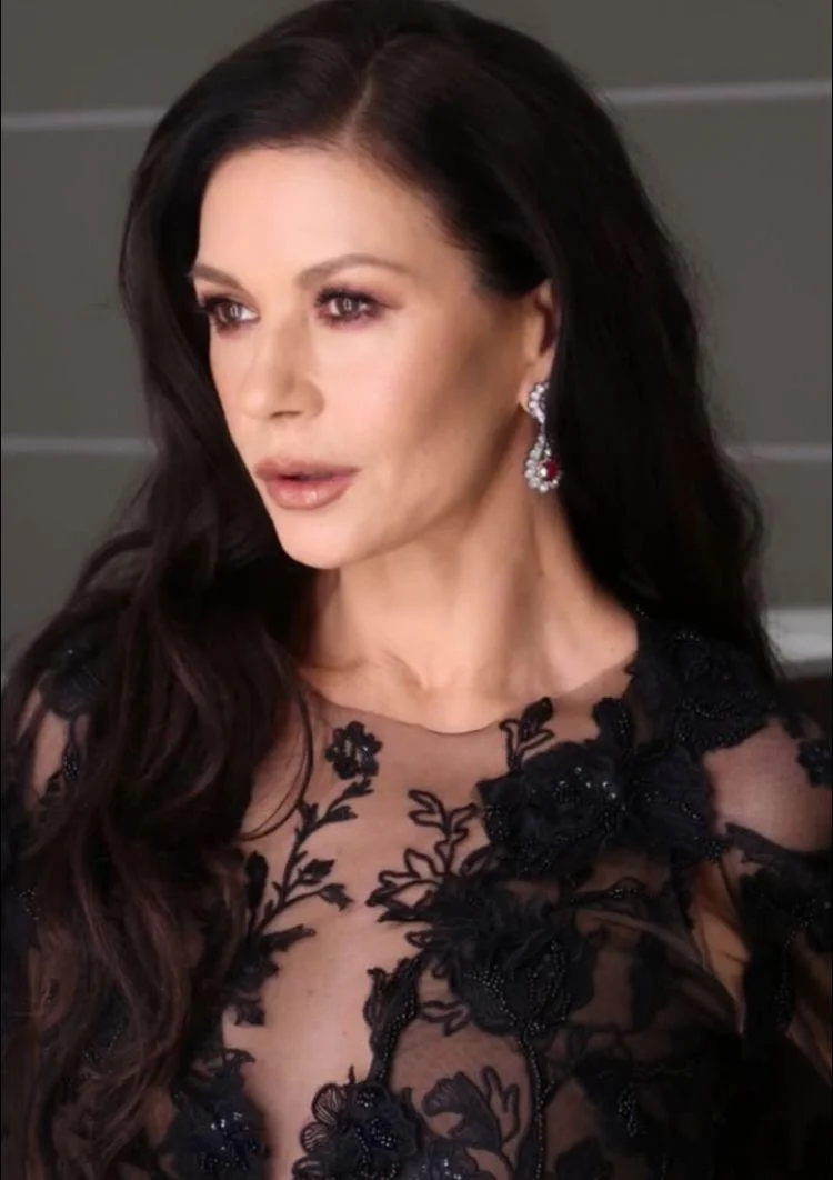 Catherine Zeta-Jones, 55 picture 2 of 2