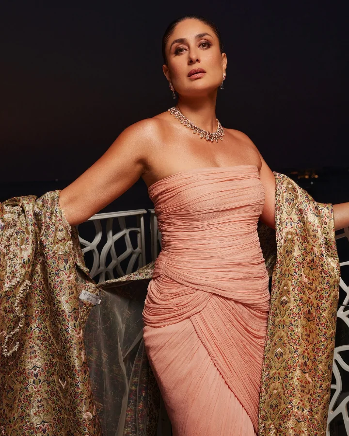 Kareena Kapoor, 44 picture 2 of 5