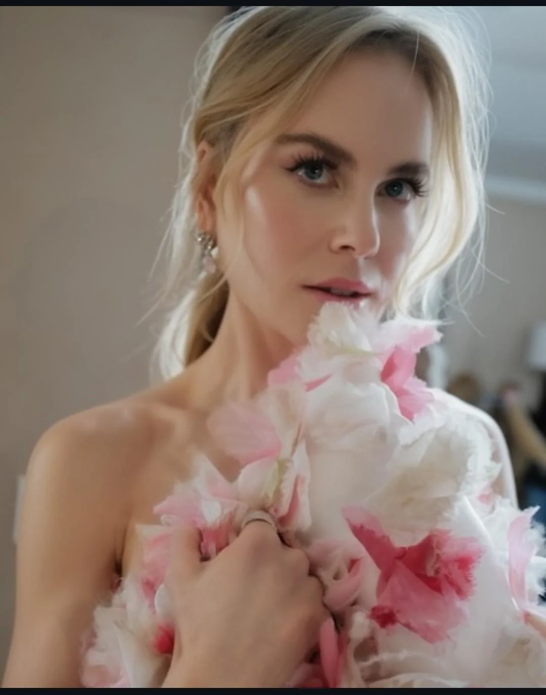 Nicole Kidman, 57 picture 2 of 2