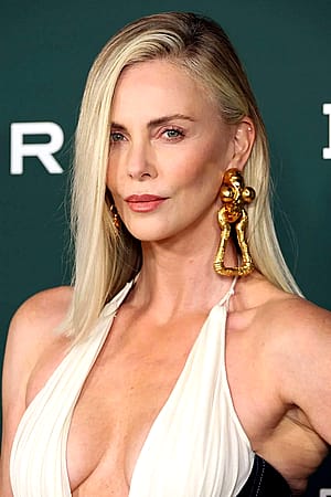 Charlize Theron, 49'