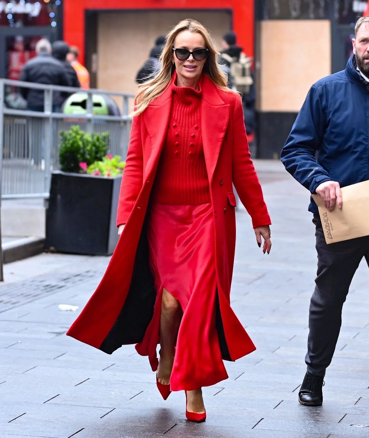 Amanda Holden, 53 picture 3 of 6
