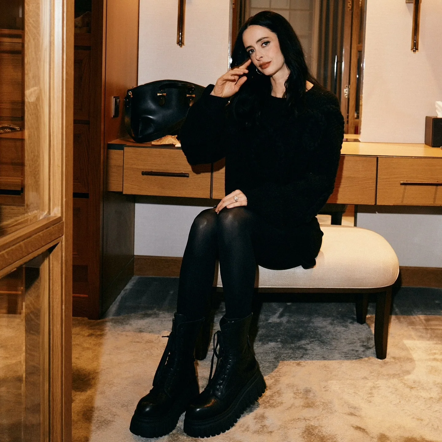 Krysten Ritter, 42 picture 1 of 6