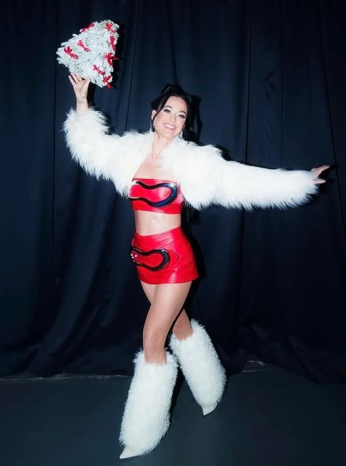 Katy Perry, 40 picture 1 of 2
