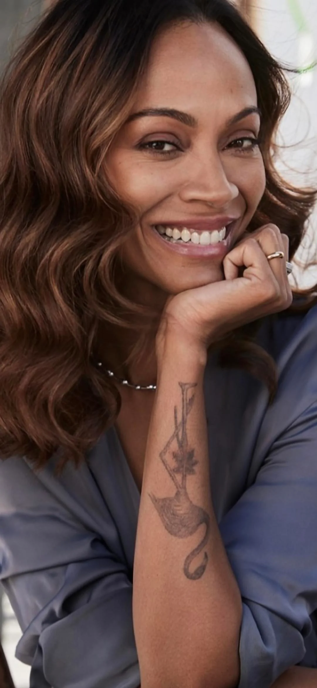 Zoe Saldana, 46 picture 1 of 2