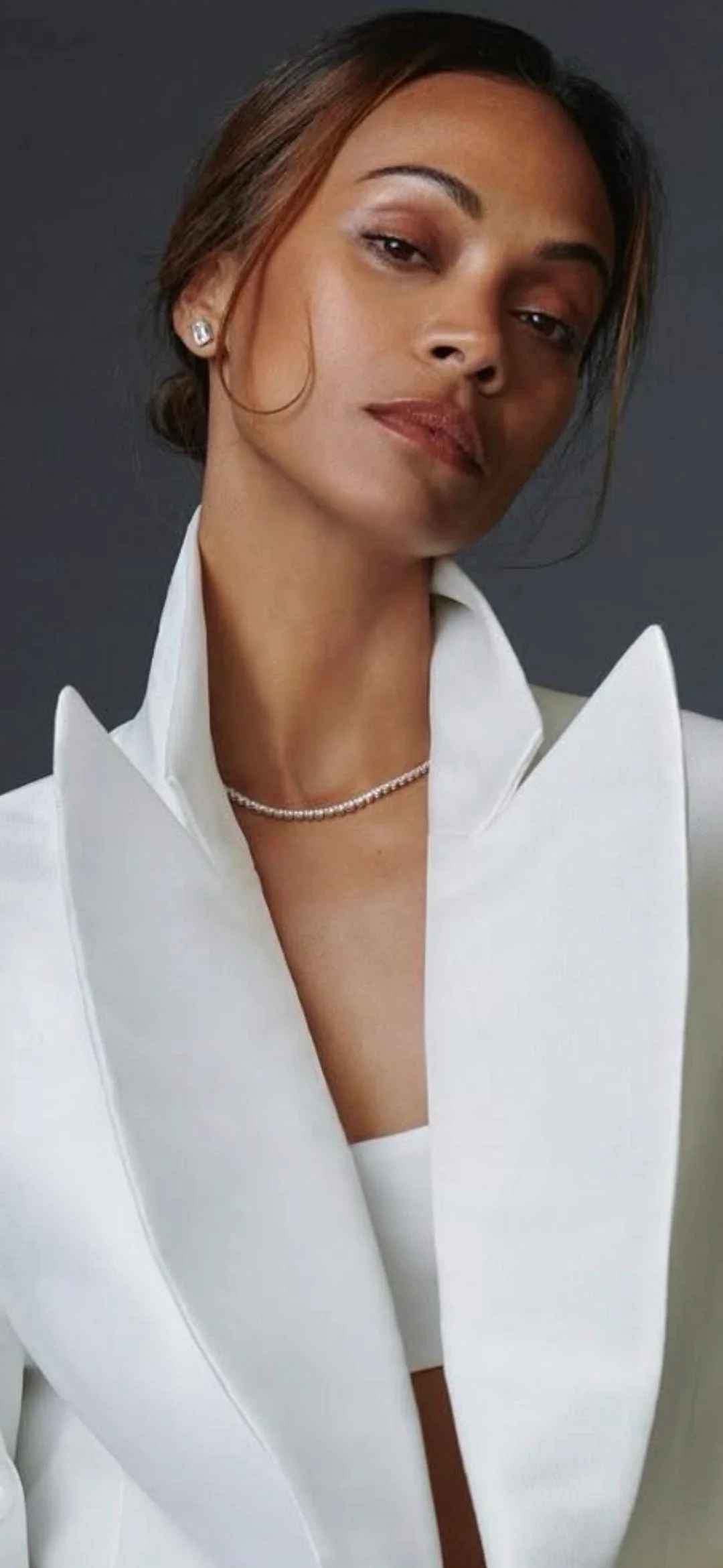 Zoe Saldana, 46 picture 2 of 2