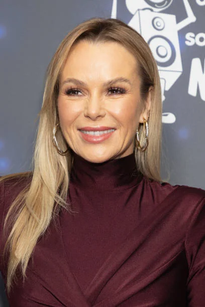 Amanda Holden, 53 picture 4 of 4