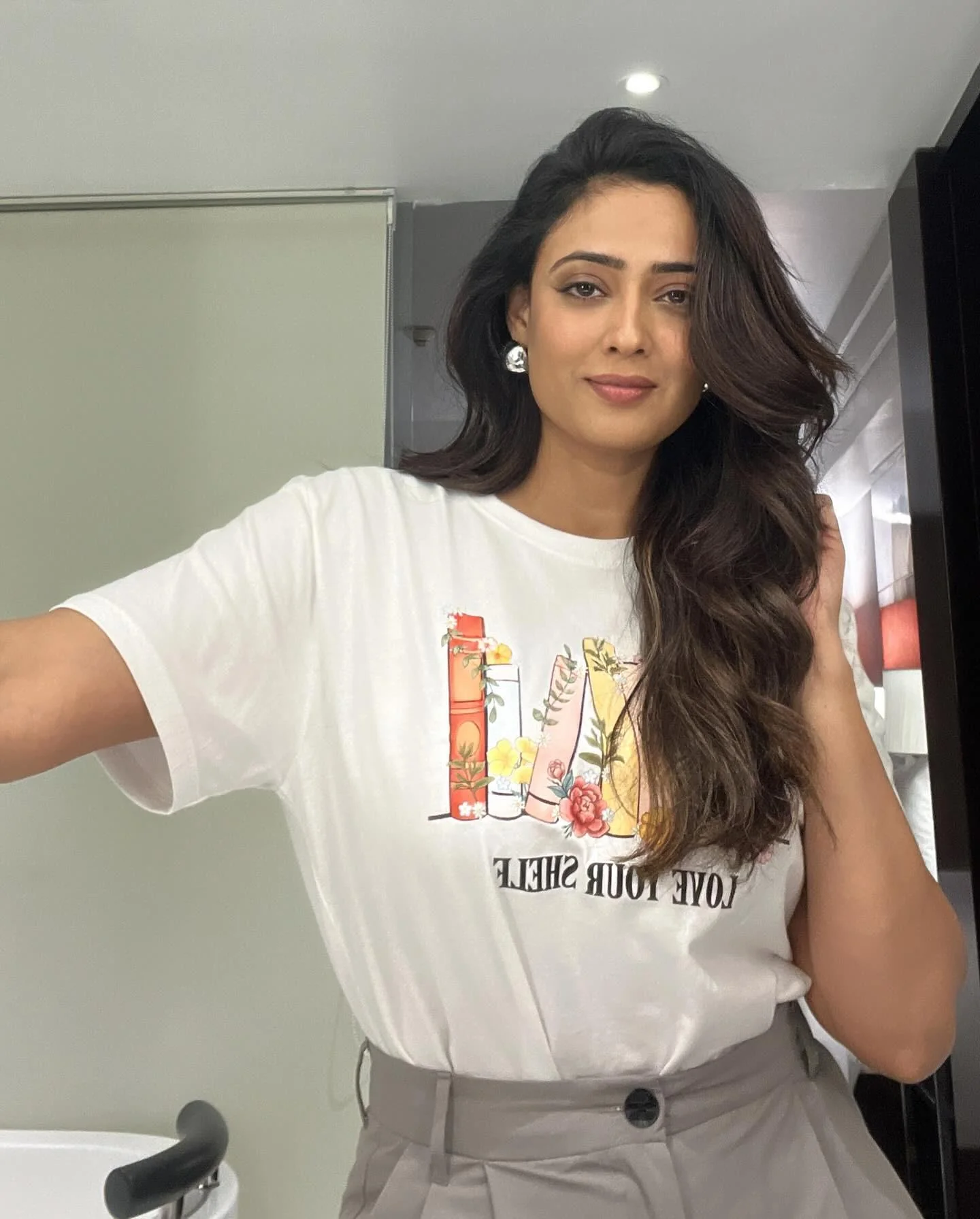 Shweta Tiwari, 44 picture 1 of 1