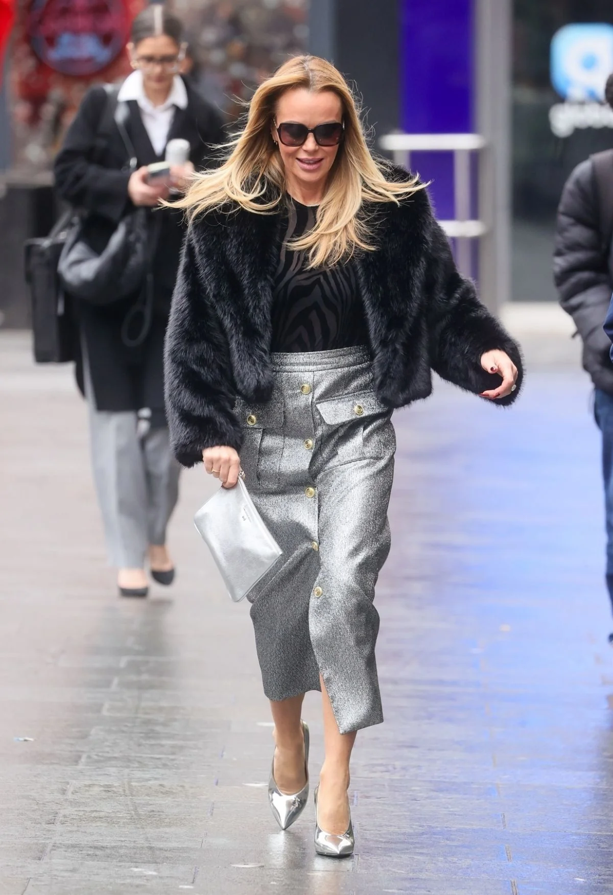 Amanda Holden, 53 picture 4 of 4