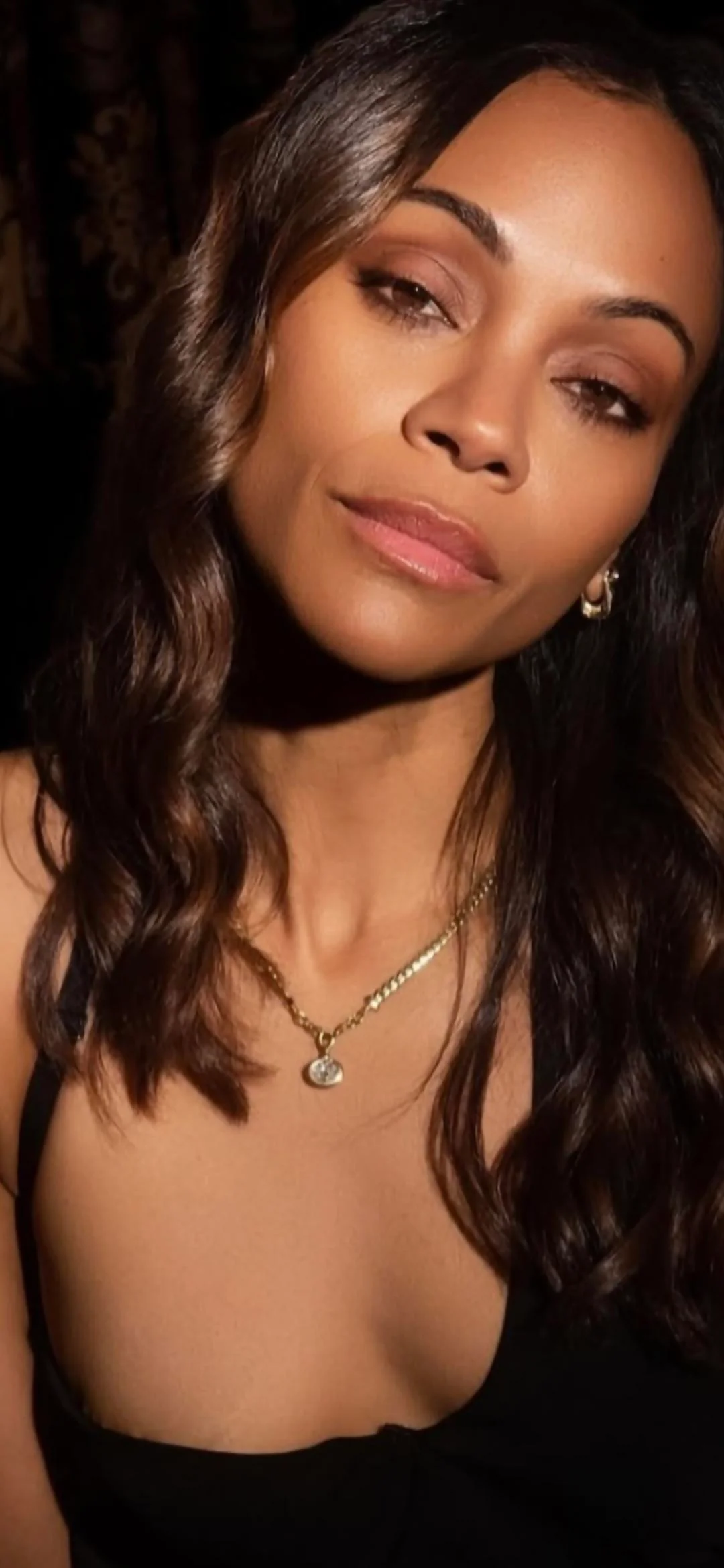 Zoe Saldana, 46 picture 2 of 2