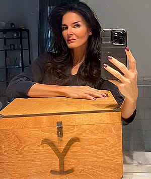 Angie Harmon, 52'