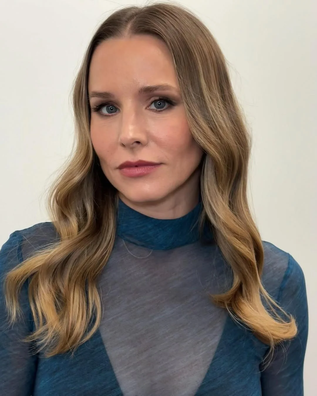Kristen Bell, 44 picture 1 of 2