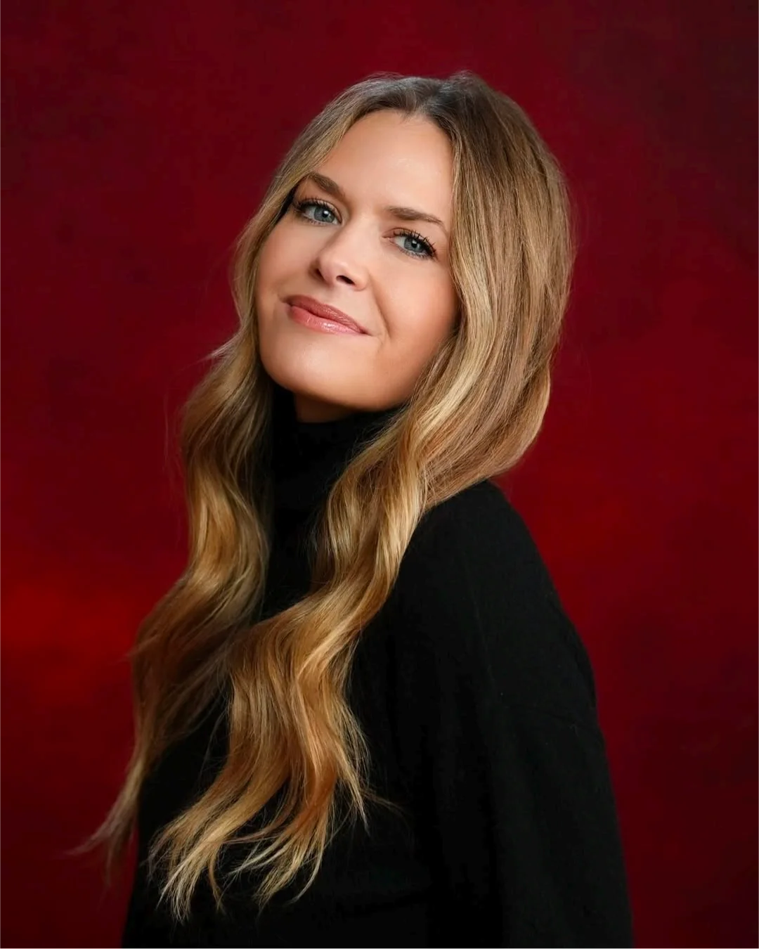 Maggie Lawson, 44 picture 2 of 2