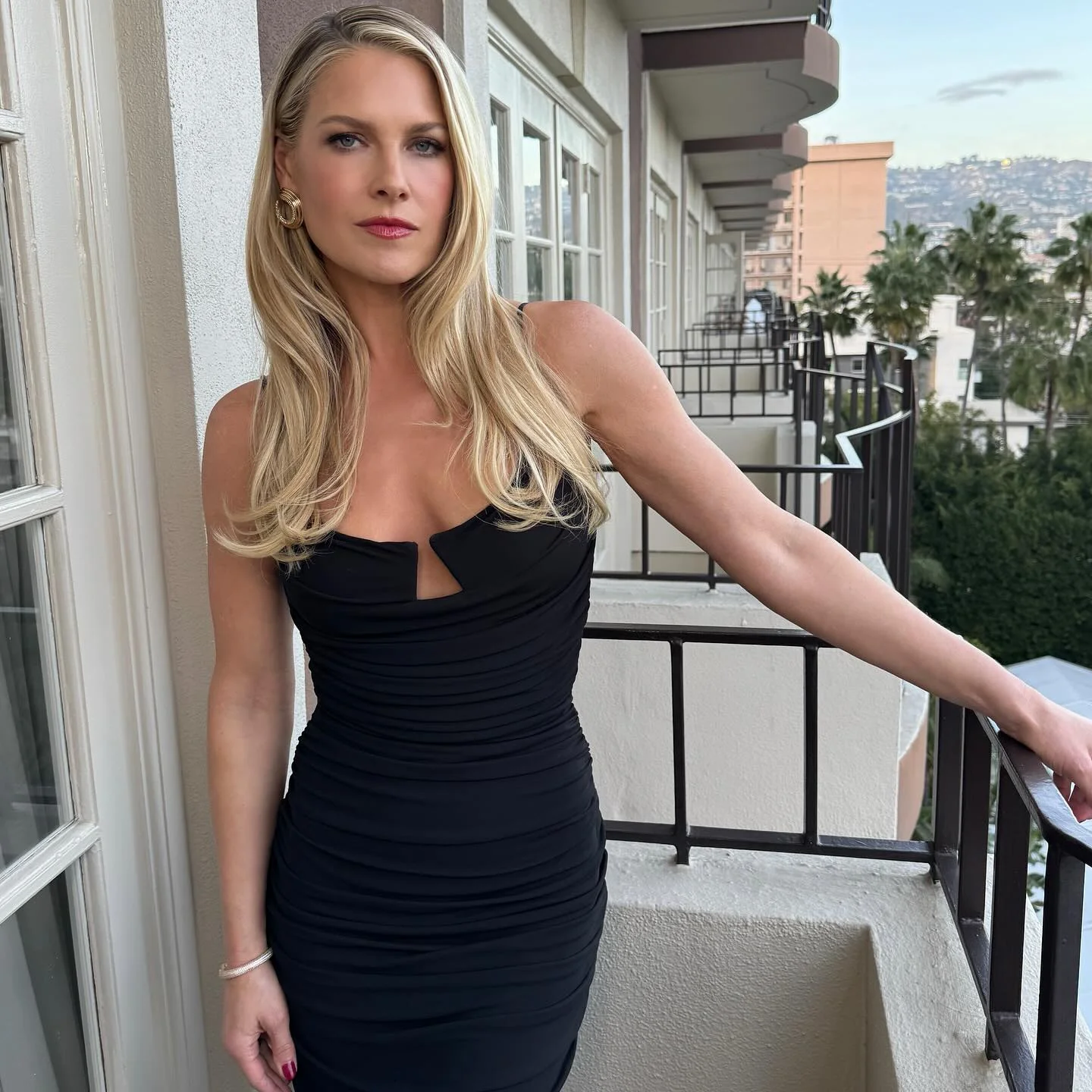 Ali Larter, 48 picture 1 of 2