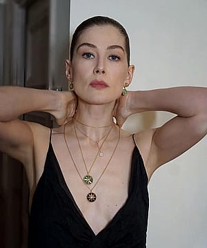 Rosamund Pike, 45'