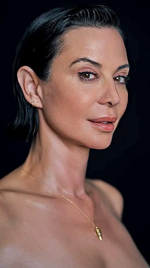 CATHERINE BELL, 56'