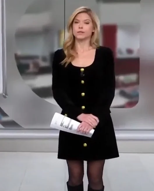 Kate Bolduan, 41 picture 1 of 4