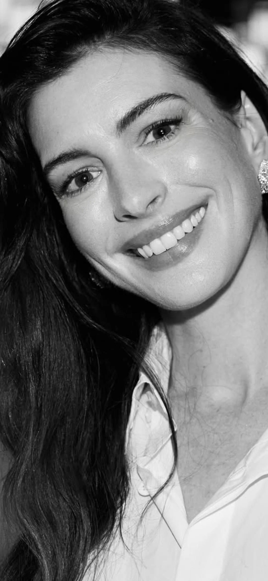 Anne Hathaway, 42 picture 2 of 2