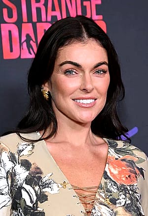 Serinda Swan, 40'